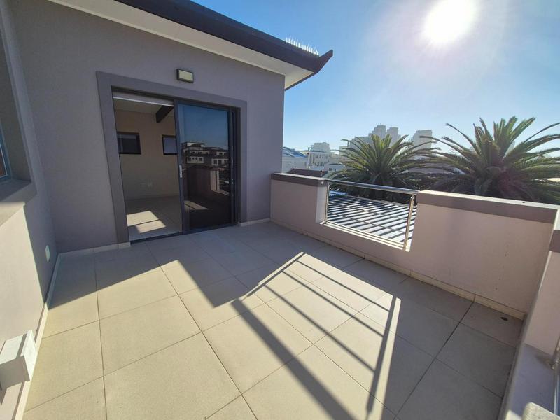 To Let 3 Bedroom Property for Rent in Bloubergrant Western Cape
